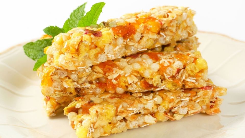 oat-apricot-brazil nut-protein-bar